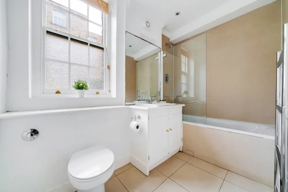 Elegant 2BR 2BA with Patio in Kennington