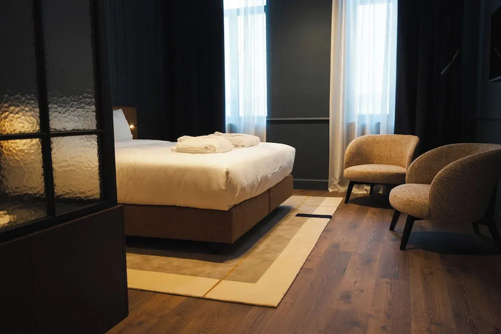 Hotel T
