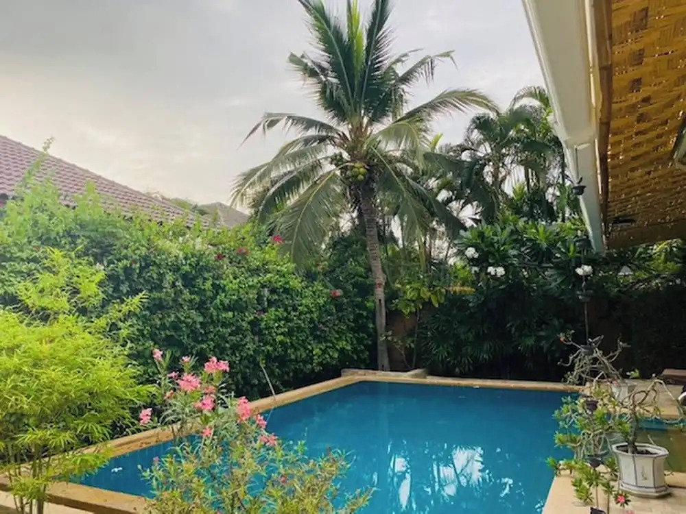 Hidden Villa Oasis Private Pool 2km to BeachMall