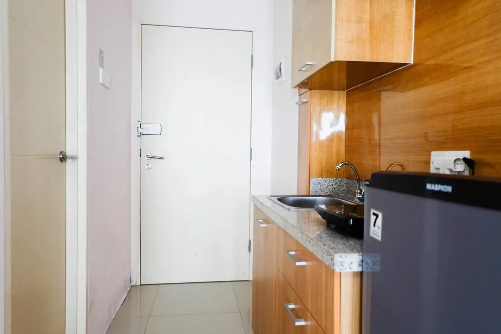 Minimalist Studio Apartment at Supermall Mansion Orchard By Travelio