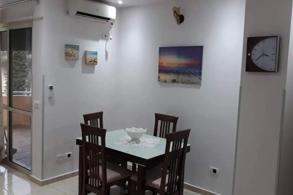 Kristal Street, 100 meters from the beach