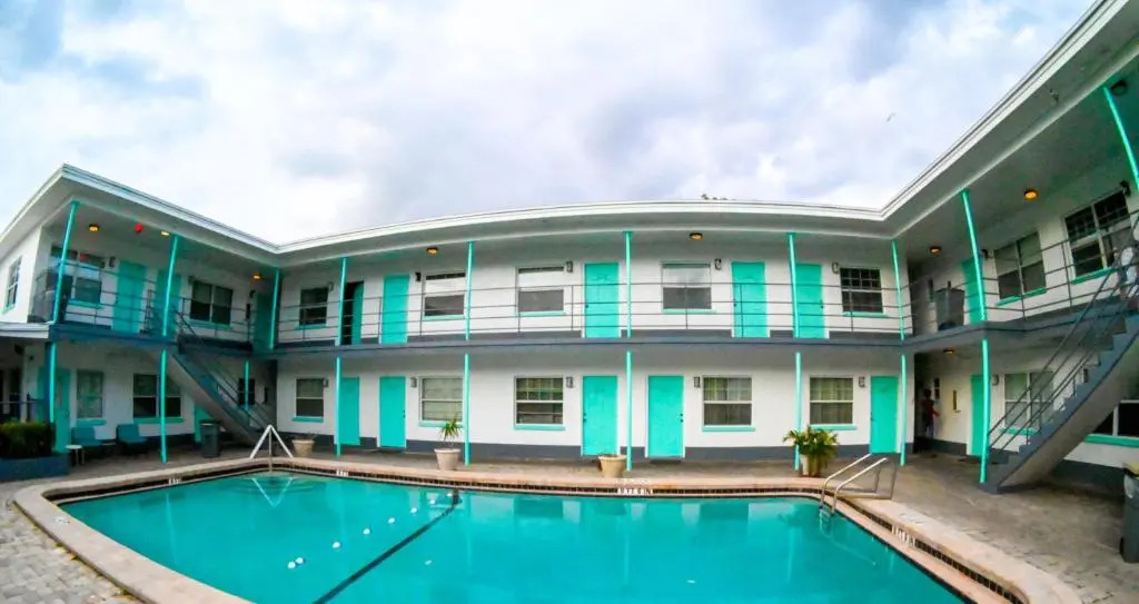 Uptown Inn & Suites