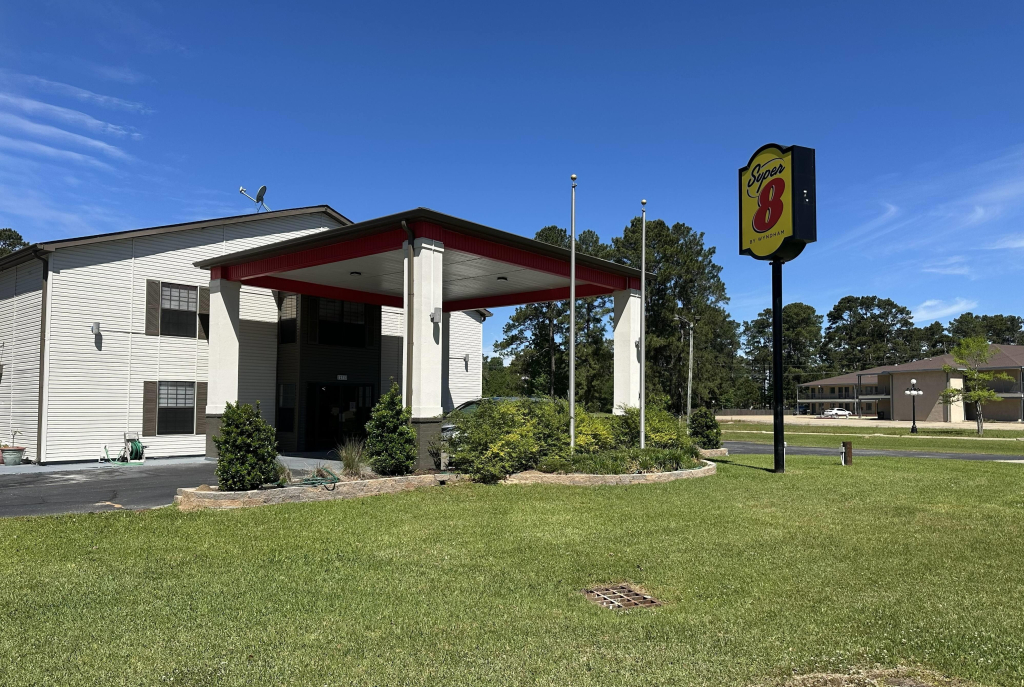 Super 8 by Wyndham Kinder/Coushatta near Casino