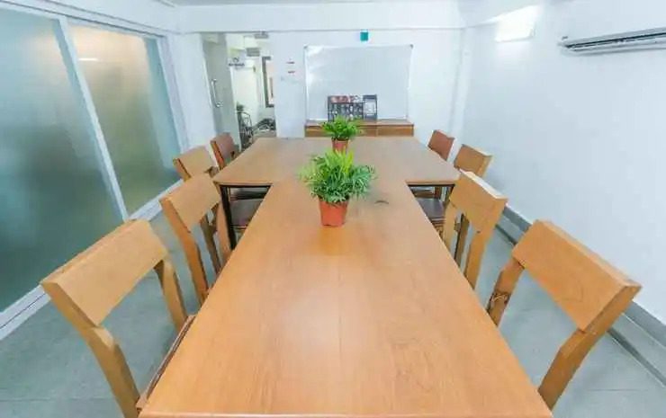 7 Days Premium Hotel