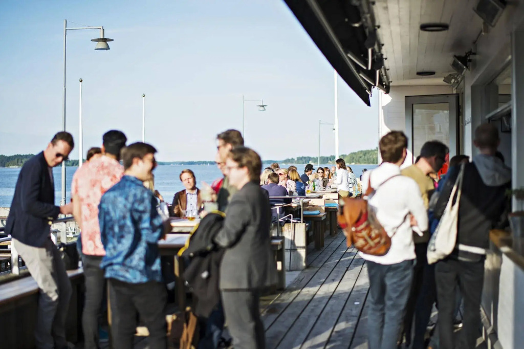 Pier 16