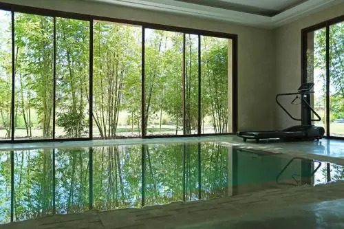Adnaa - Modern Villa with 2 pools, sauna, hammam, tennis court & home cinema