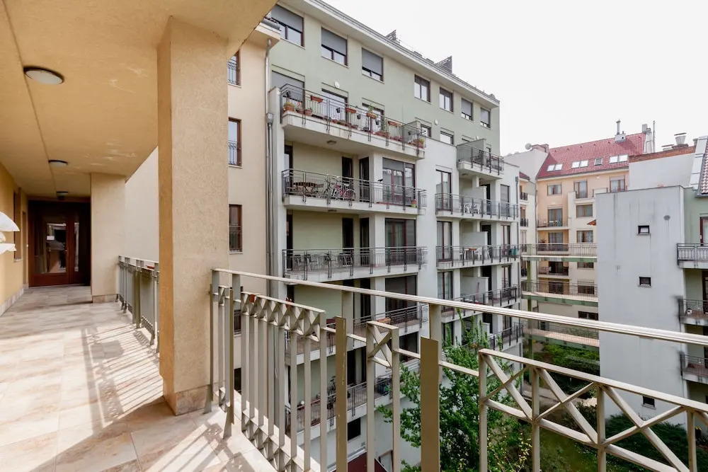 Club 99 Apartments