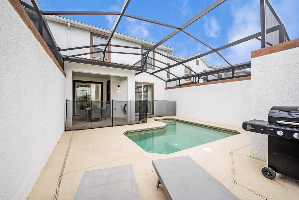 Amazing Townhome 4Bd 3Bat with pool @ChampionsGate