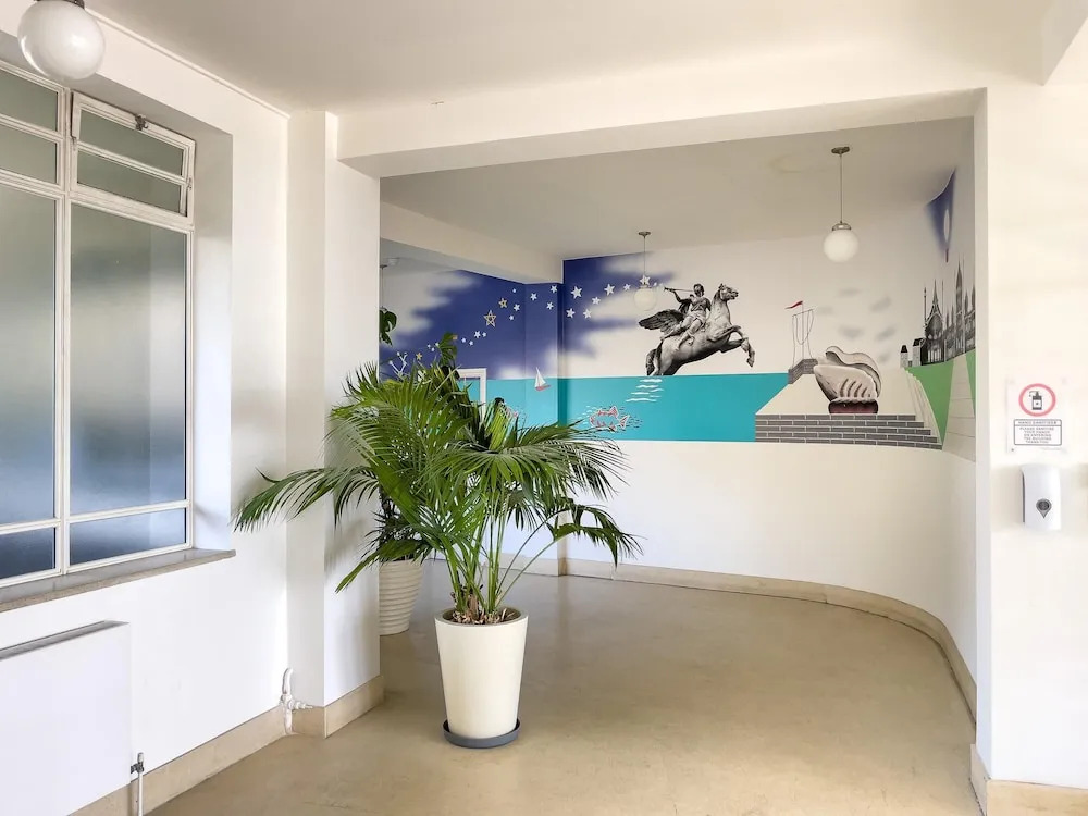 Deco Seafront - Seafront Apartment - Sleeps up to 6