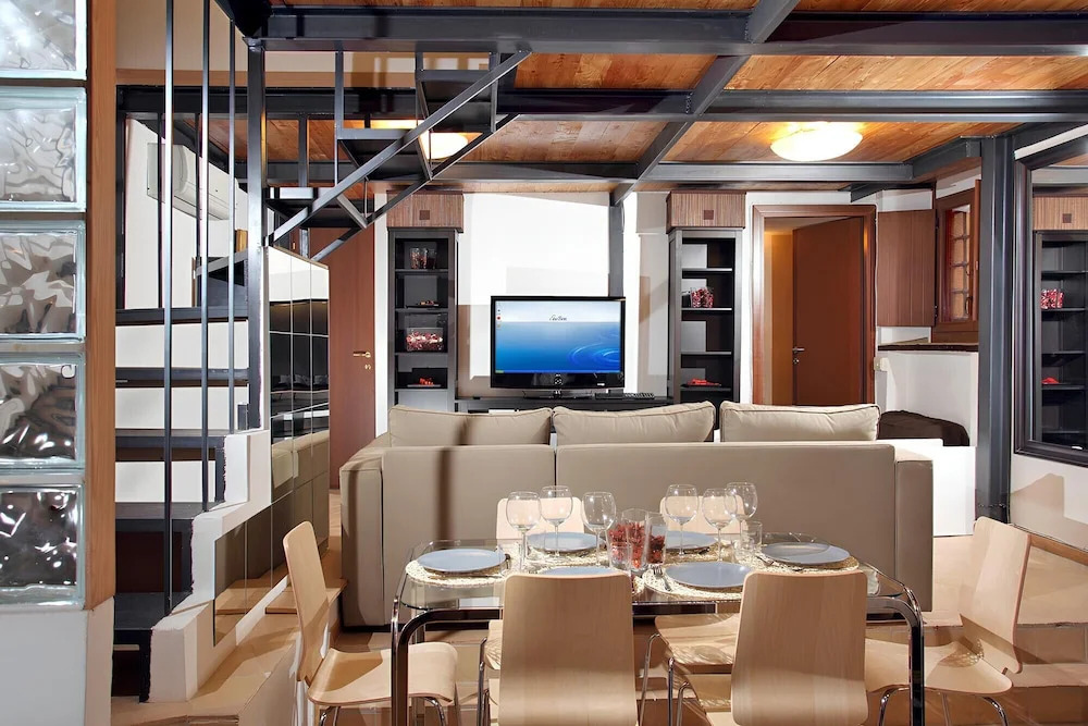 Manray Charming and Modern Ground Floor Loft
