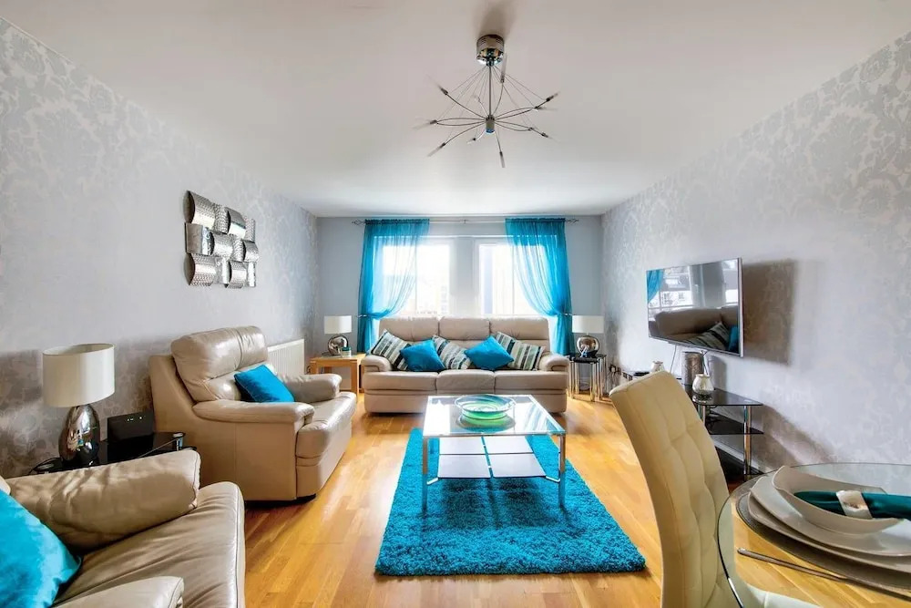 Modern 3 Bed/2bath City Centre Apartment