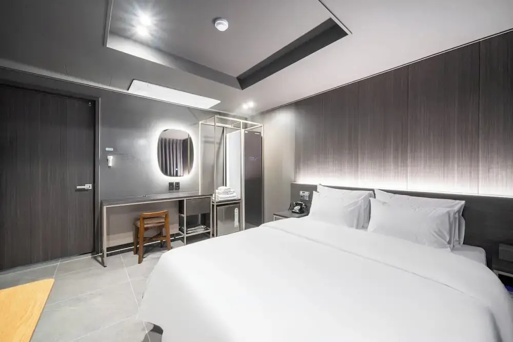 Rampart Hotel
