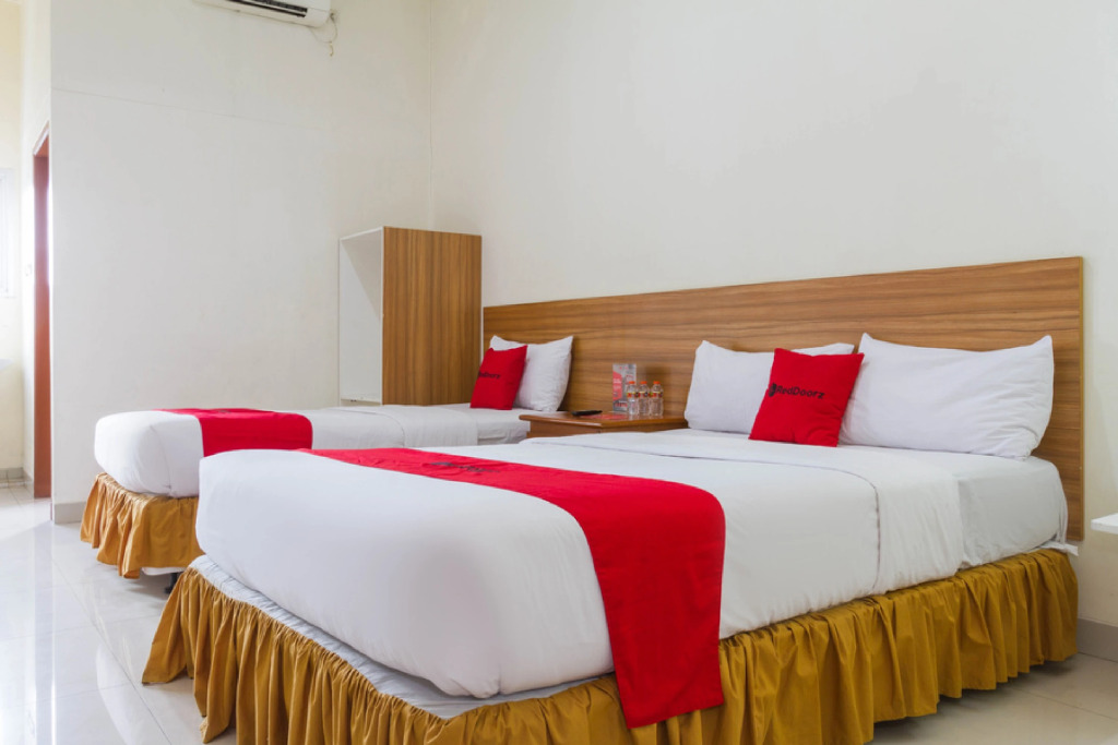 RedDoorz Plus at Amalio Hotel Surapati