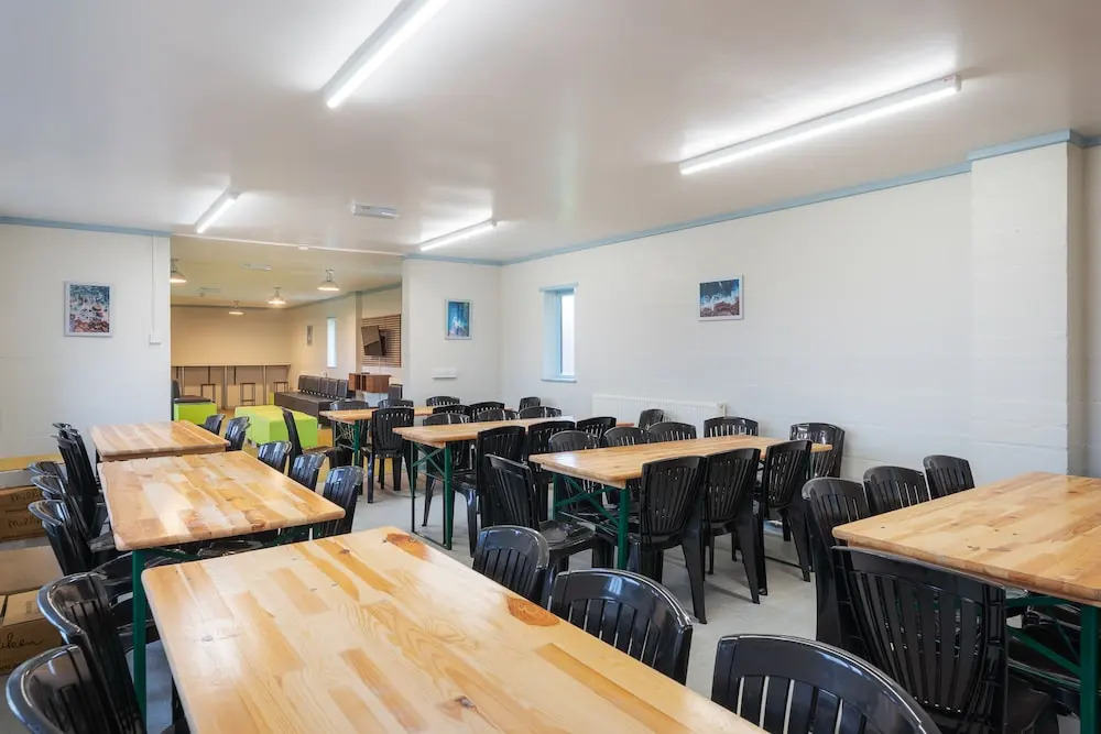 Bunkhouse/20bedroom/sleeps85/4acre/gamesroom/wifi