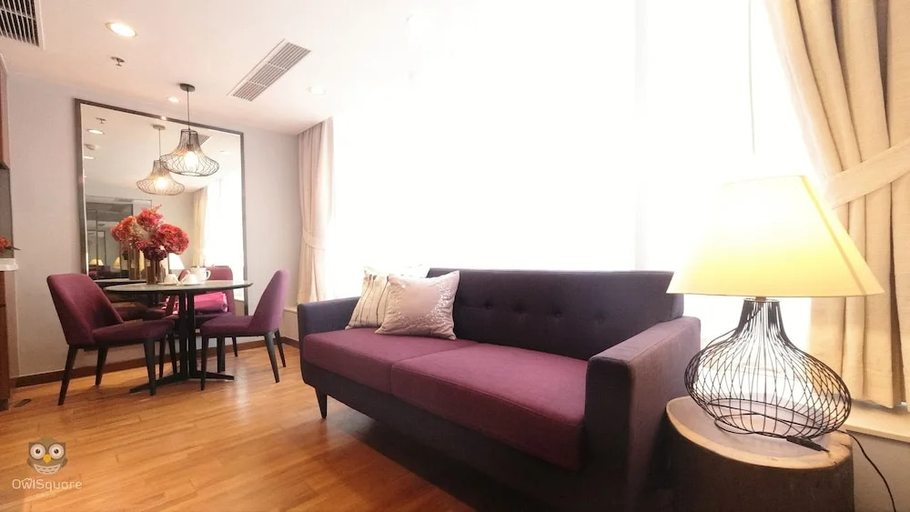 Owl Square Residence