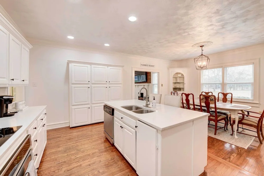 2 Mi to Dtwn: Waco Home w/ Shared Yard