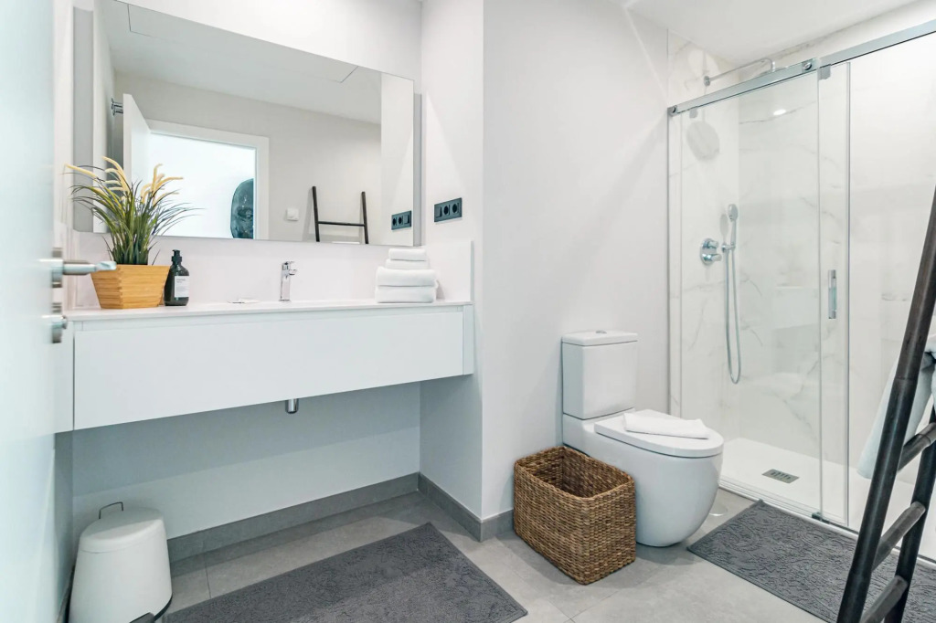LAE13.1D- Apotel  Estepona hills by Roomservices
