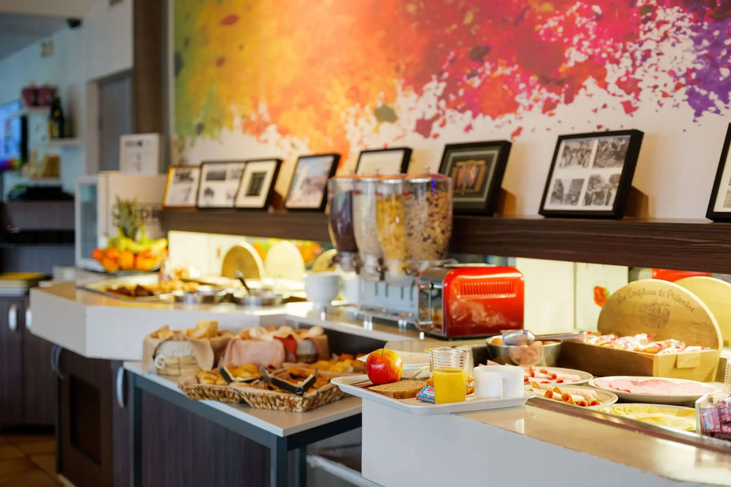 BRIT HOTEL Confort CAMBRAI