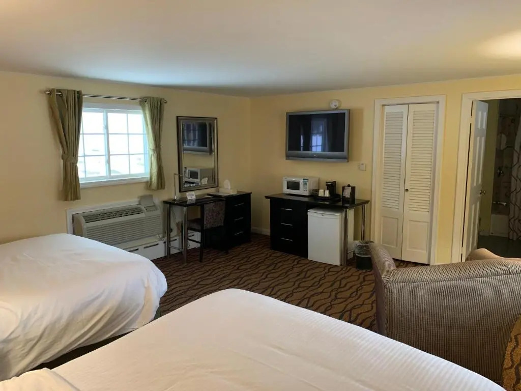 Four Winds Country Motel