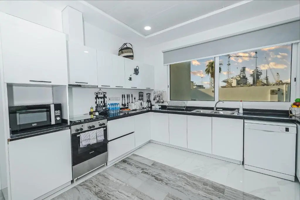 Luxury Modern White Villa on Island 9,500 sqft