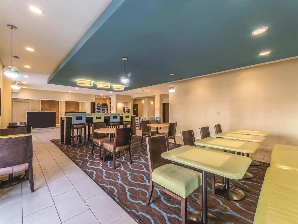 La Quinta by Wyndham Collinsville - St. Louis
