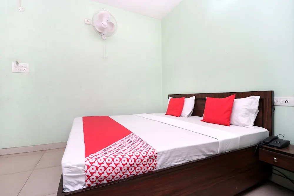 OYO 26665 Hotel Choudhary Residency