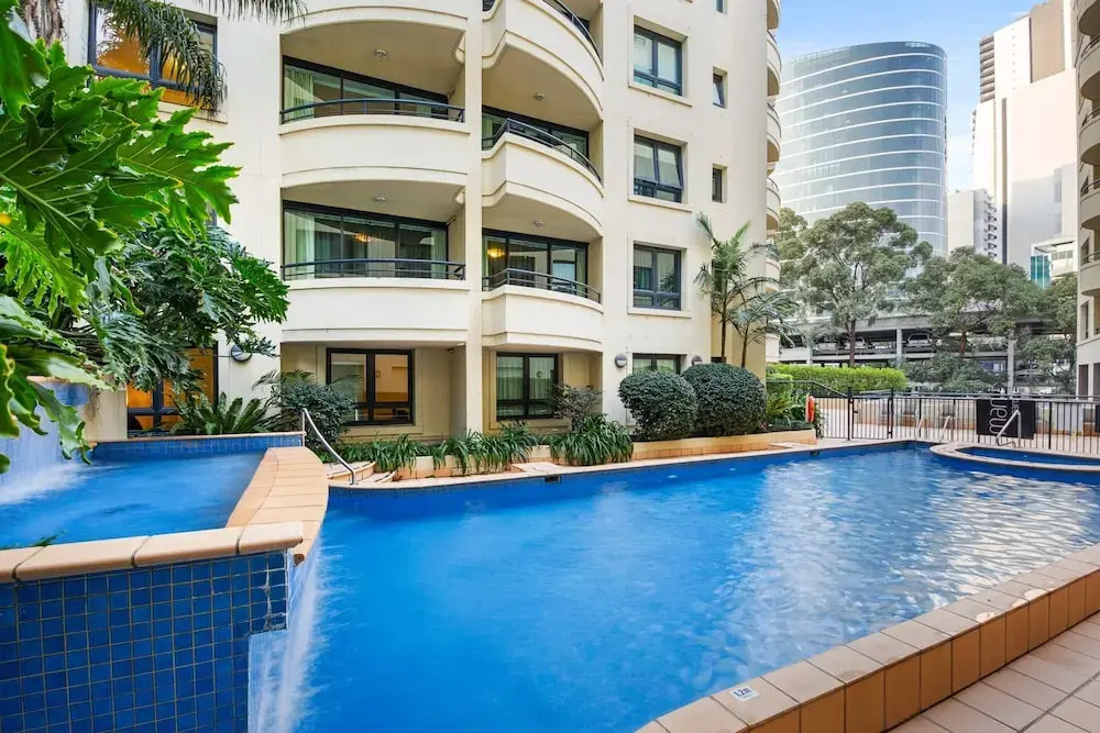 Bright Studio With Pool Access in Parramatta