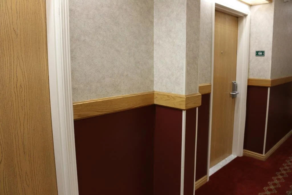 Gray Wolf Inn & Suites