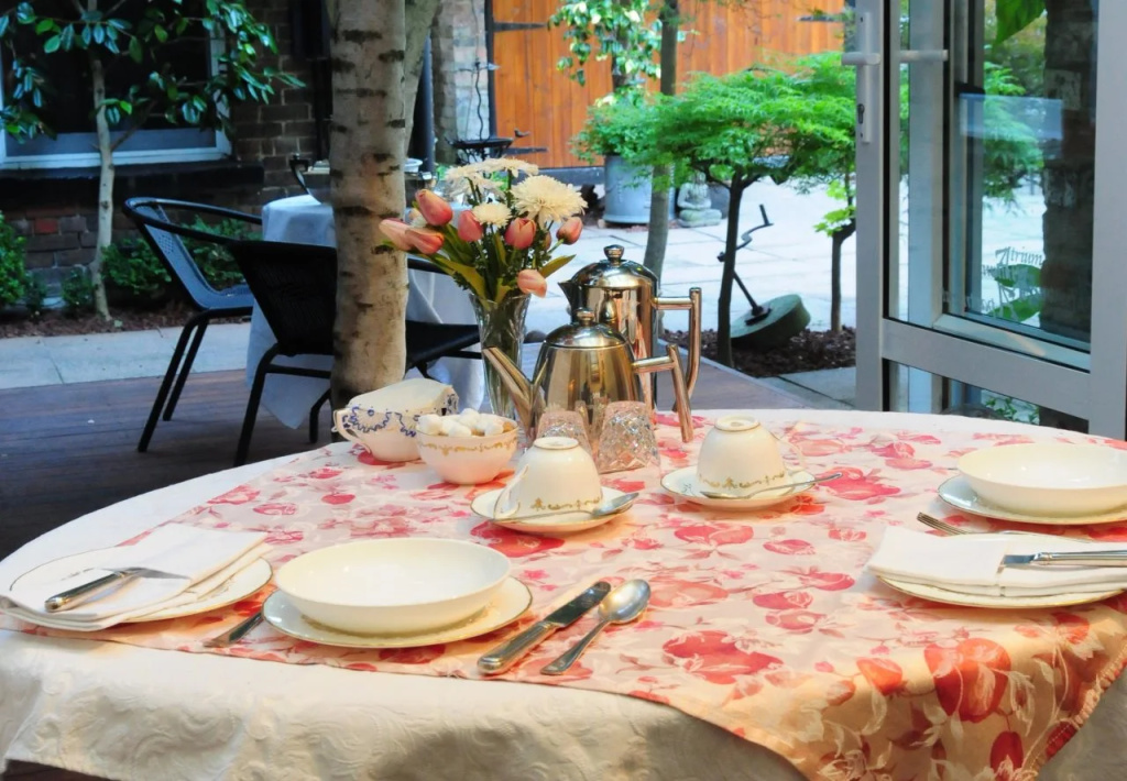 Atrium Apartment Bed & Breakfast