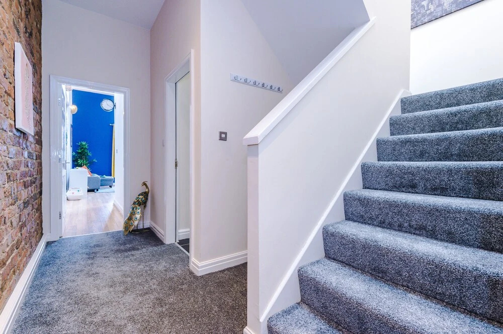 Spacious Duplex City Centre Apartment, 30 Second Walk to Lime Street
