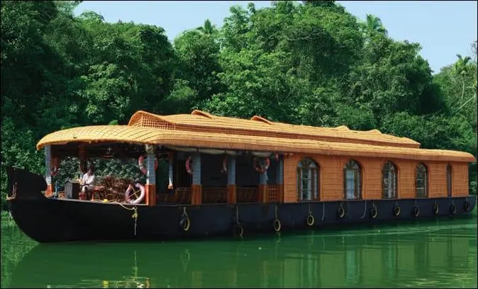 Indraprastham Houseboats