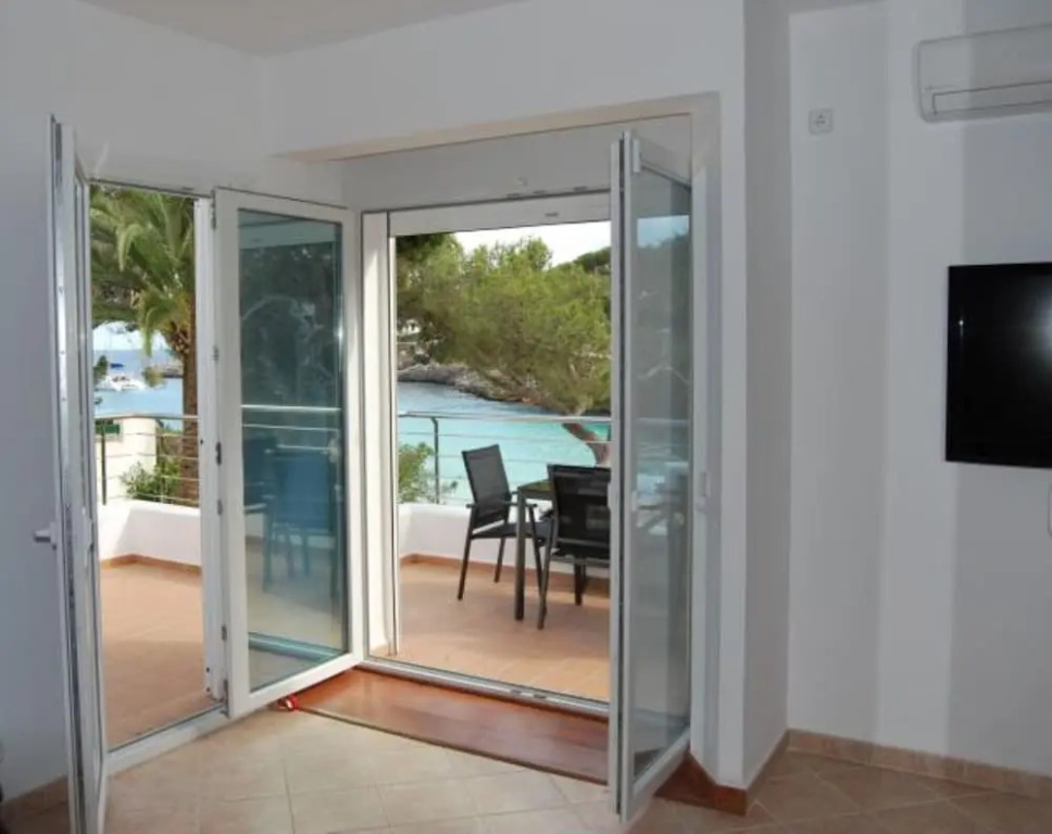 Apartment - 2 Bedrooms with Pool and Sea views - 104919