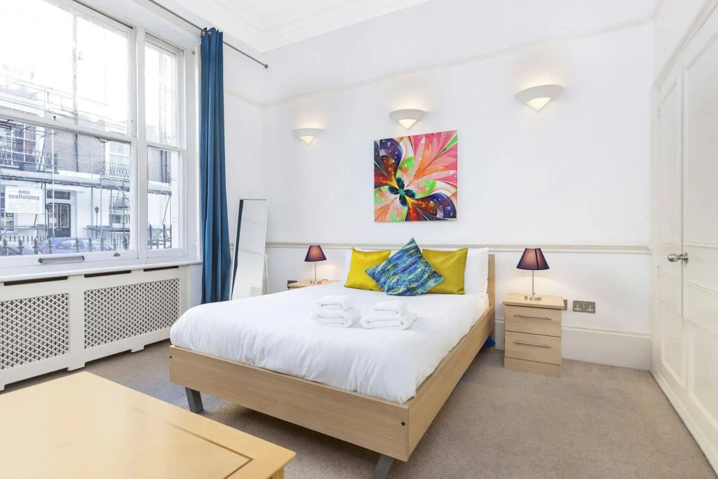 Club Living - Hyde Park Apartments