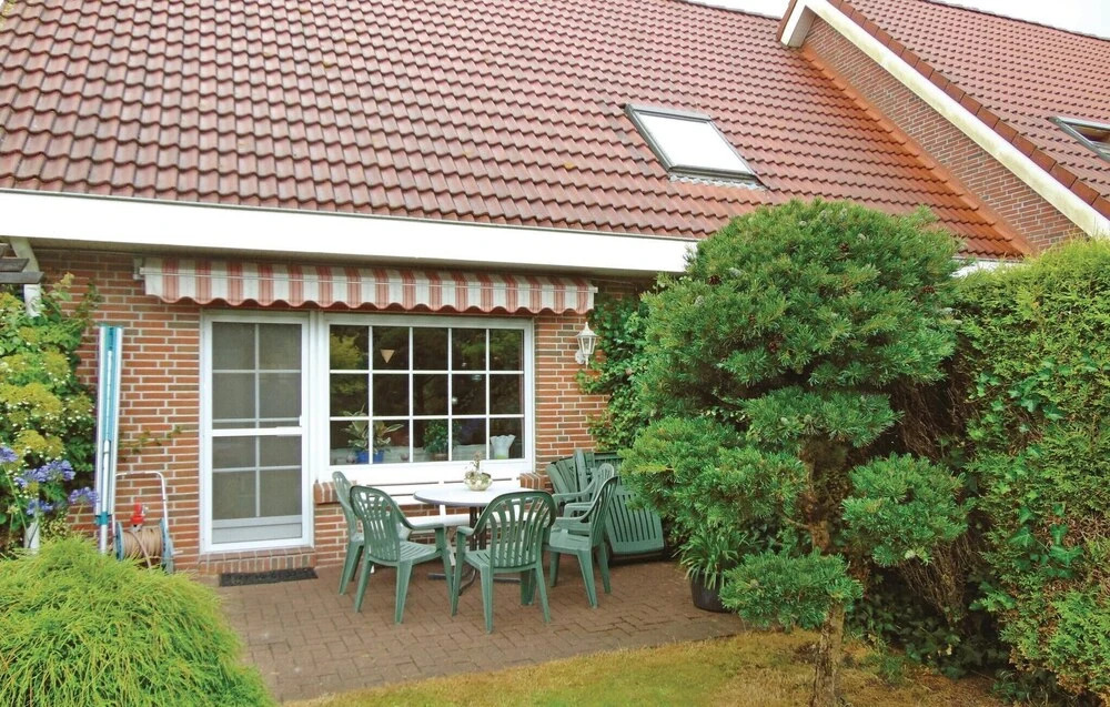 Stunning Home in Wittmund/altfunnixsiel With 2 Bedrooms