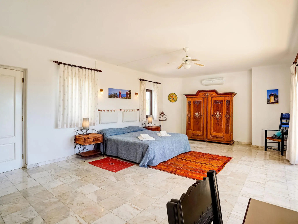 Stylish Villa  in Lagoa with Private Swimming Pool