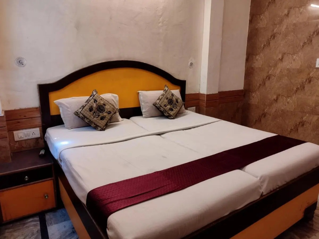 Shraddha Hotel