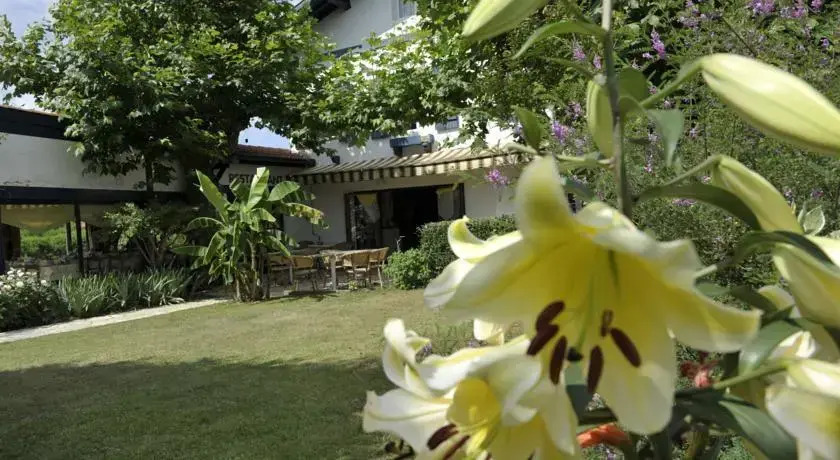 Abaca Ypua Hotel Restaurant