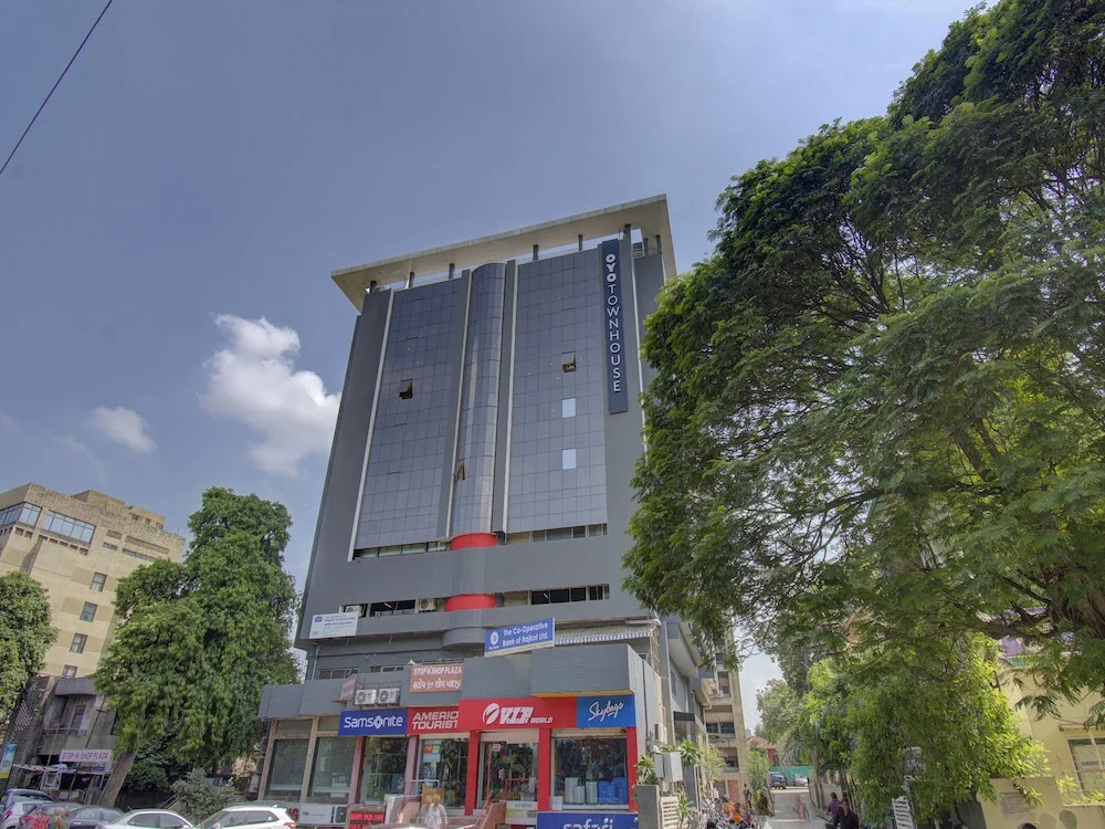 OYO Townhouse 170 Shagun Hotel