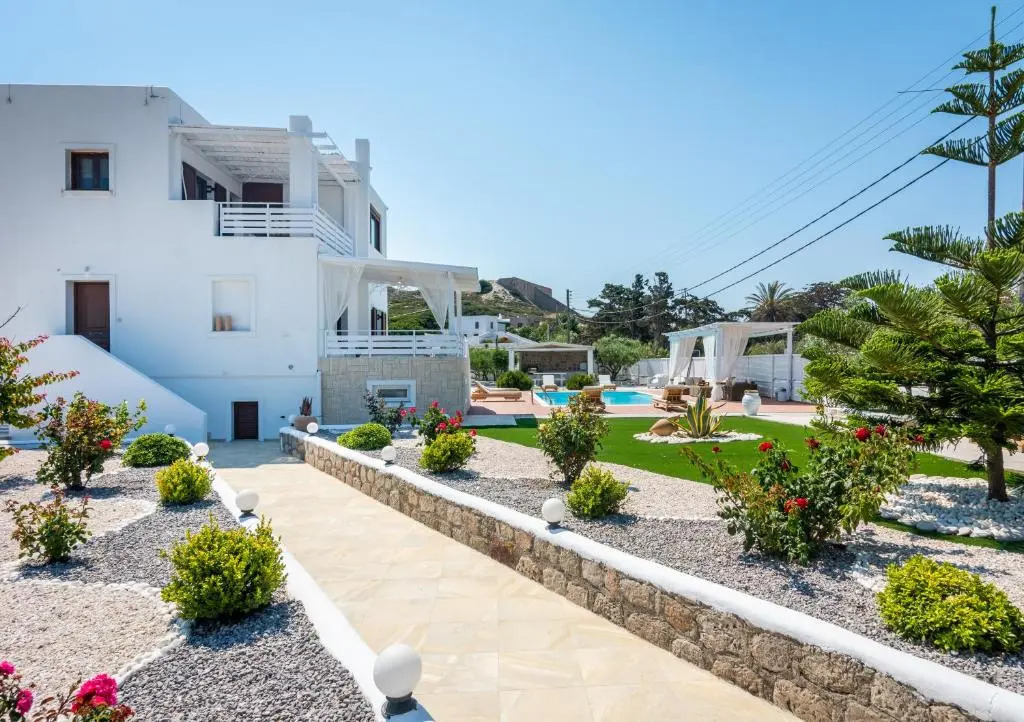 Villa Eva Milos near the beach and Adamas