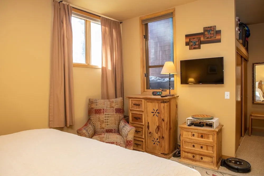 1934 Soda Springs 3 Bedroom Condo by RedAwning