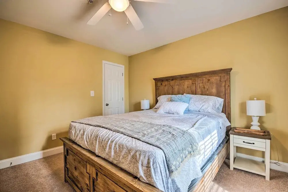 Smyrna Vacation Rental about 2 Mi to The Battery!