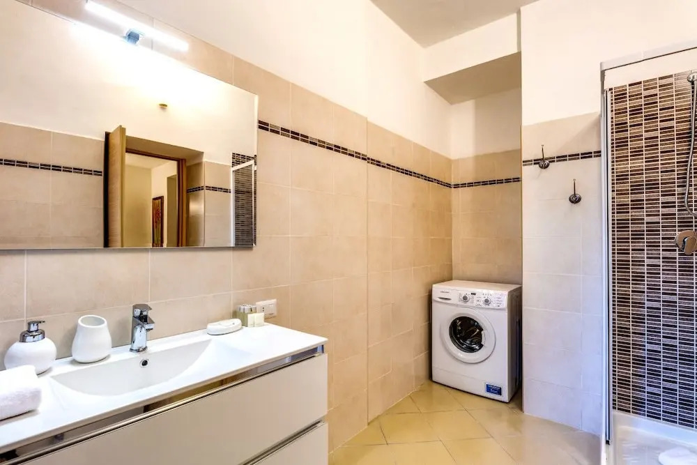 Modern 2 bed Flat in San Giovanni