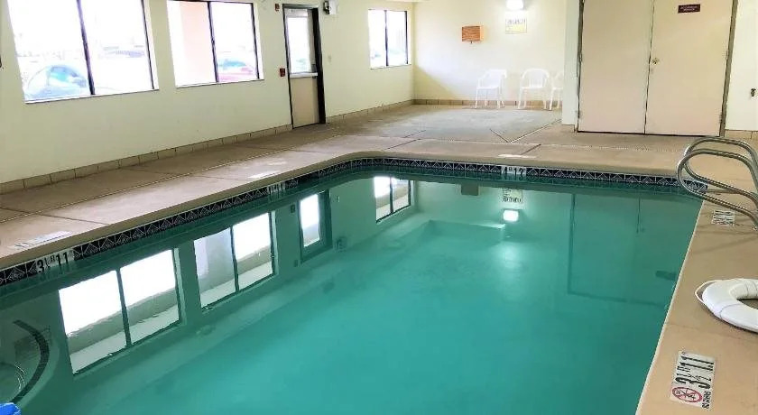American Inn & Suites