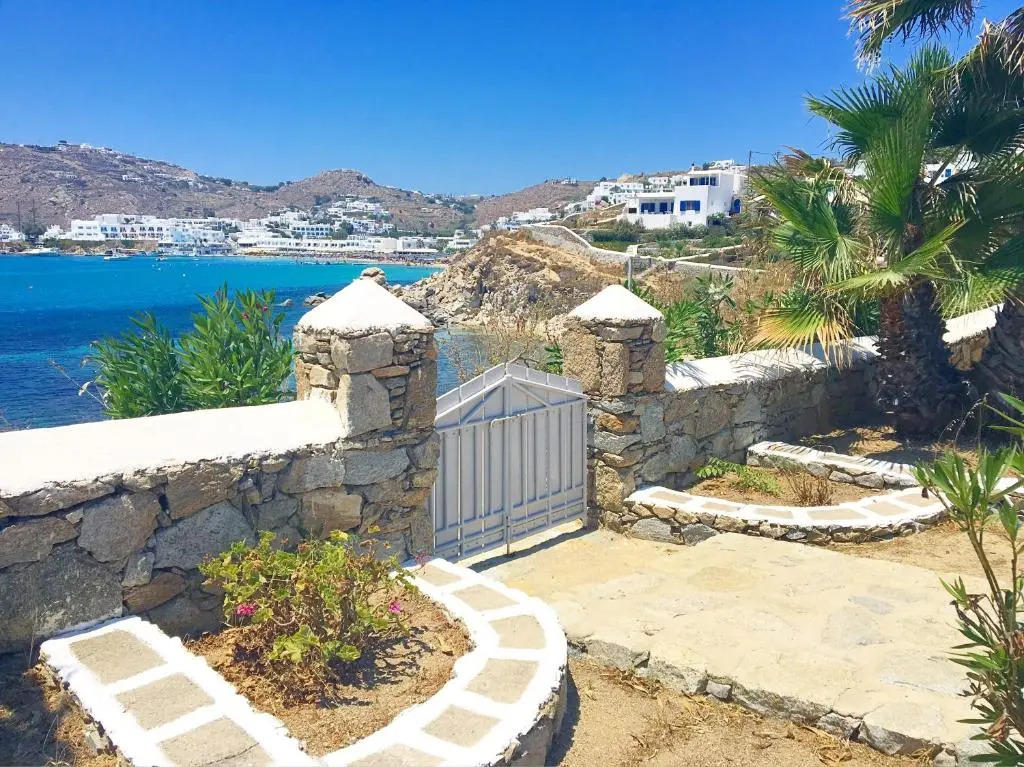 Only yours , Mykonos - Private pool & sea view suites near Scorpios