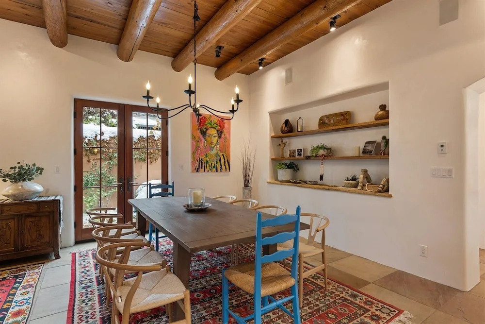 La Joya - Spacious and Historic Downtown Jewel