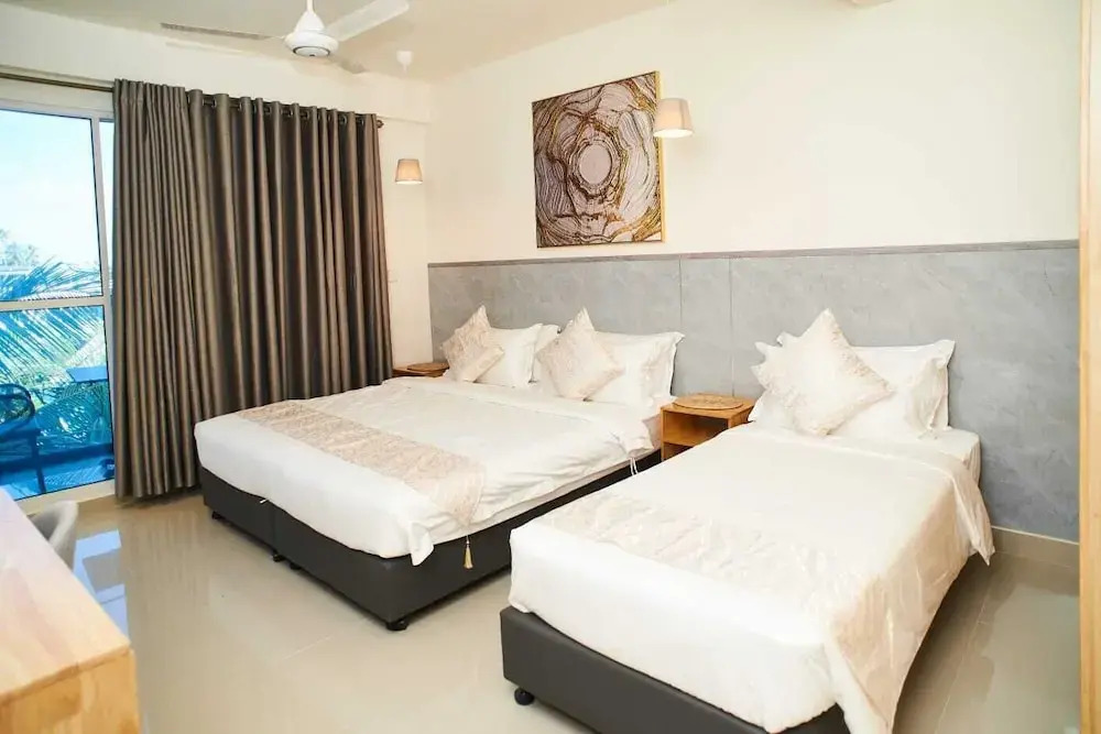 YUVi Blue Guesthouse at Himmafushi