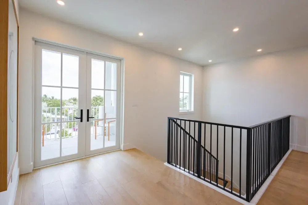 New Waterfront Home - Dreamside House