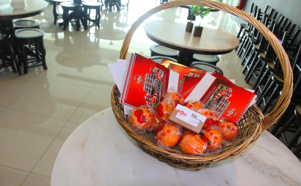 906 Premier Hotel