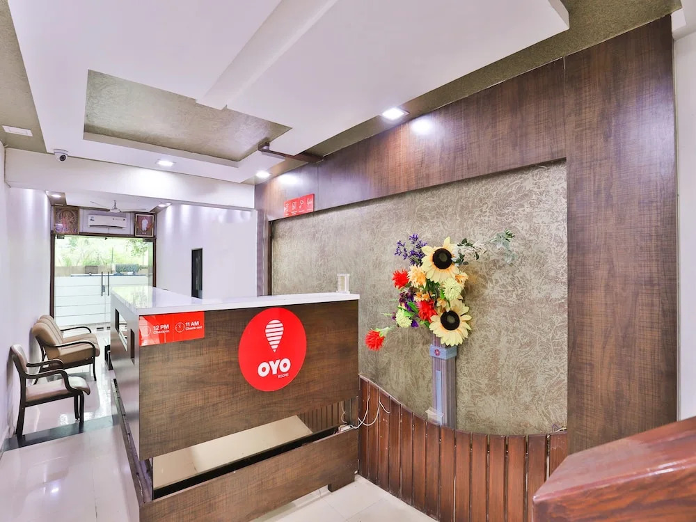 OYO 16880 Hotel Ambica