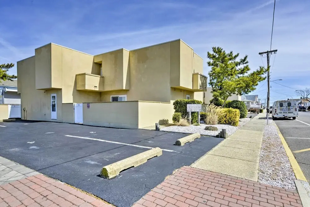 Seaside Heights Condo w/ Deck: Walk to Boardwalk!